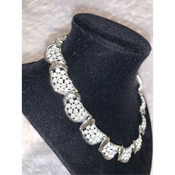Vintage CORO Silver Hing Collar Necklace Signed 17” - Picture 3 of 16